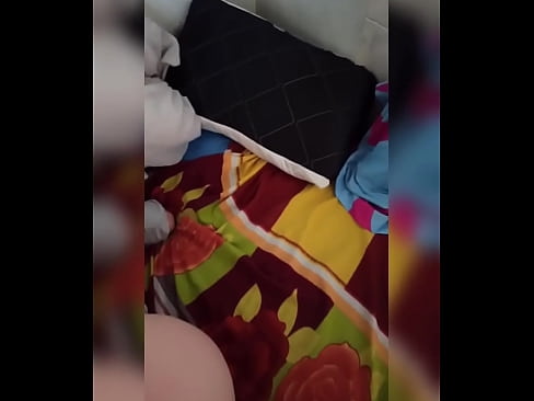 ❤️ منهنجي روم ميٽ گهر ۾ اڪيلي رهي ٿي ڇاڪاڻ ته هن جو مڙس موڪلن تي وڃي ٿو ۽ مان موقعو وٺان ٿو ته هن کي چوسان ۽ هن جي گدا کي کير سان ڀريان. ❤️ جنس